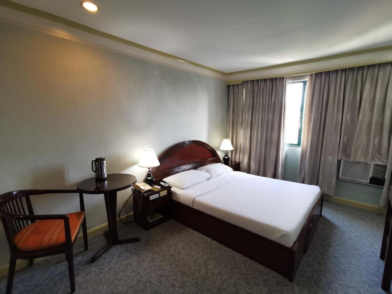 Holiday Plaza Hotel - Cebu Luaran gambar